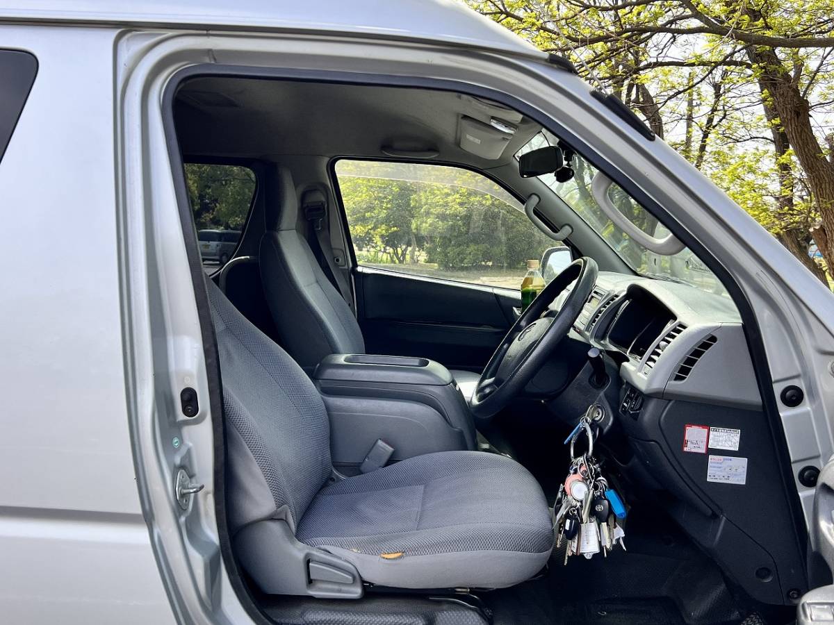 2005 Toyota Hiace